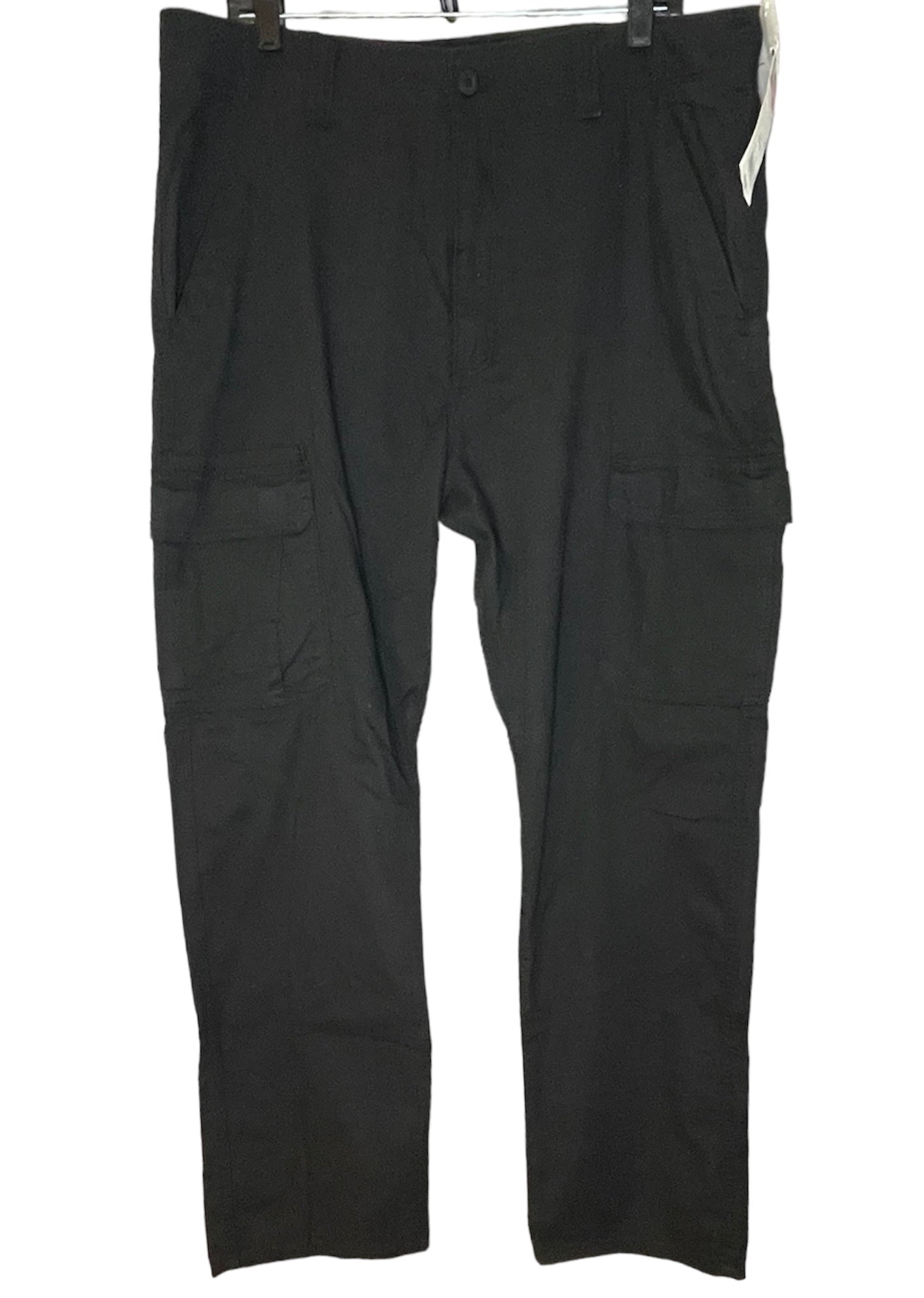 WRANGLER - Men’s relaxed for cargo pants.