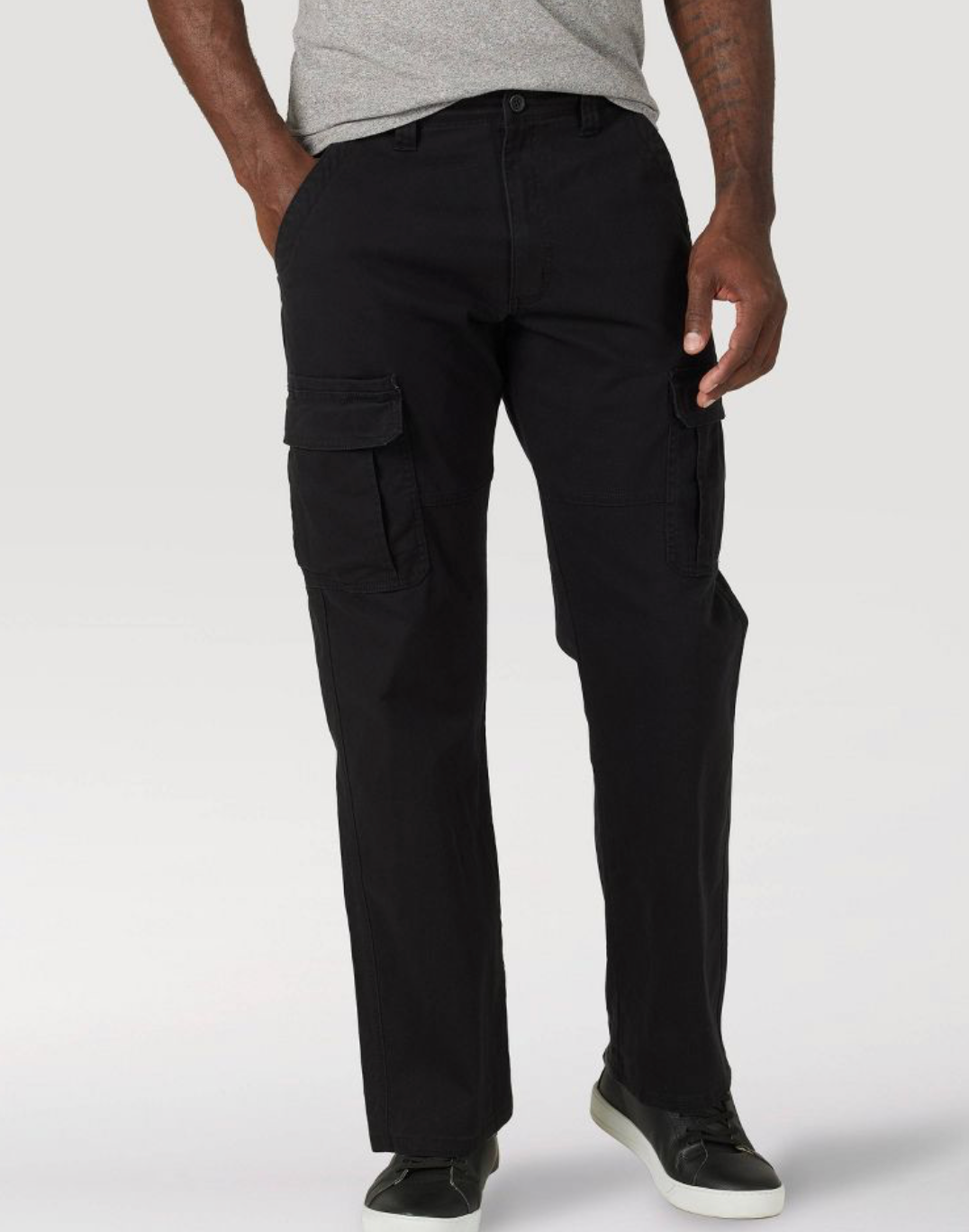 WRANGLER - Men’s relaxed for cargo pants.