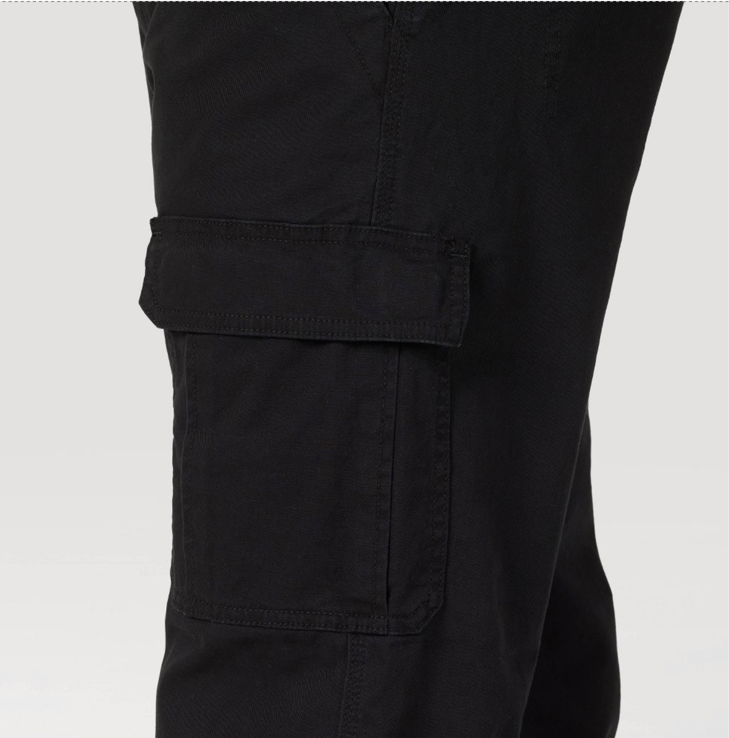 WRANGLER - Men’s relaxed for cargo pants.