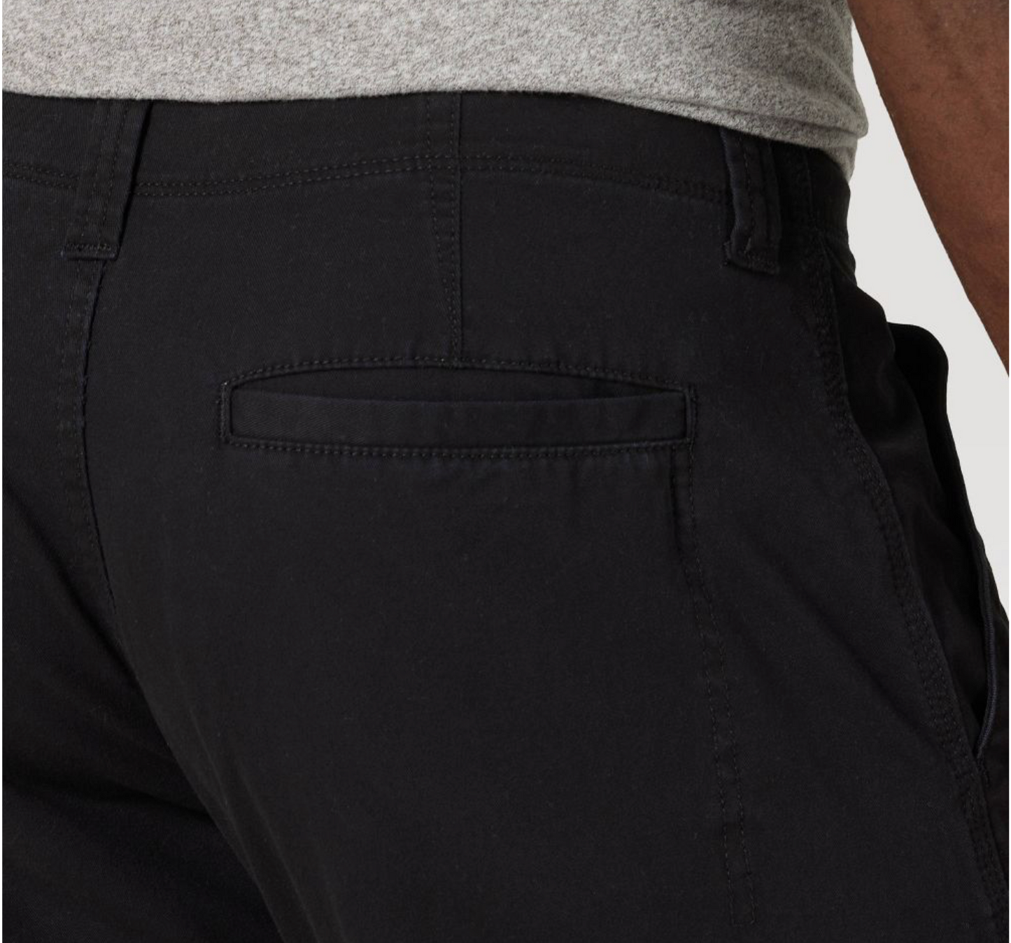 WRANGLER - Men’s relaxed for cargo pants.